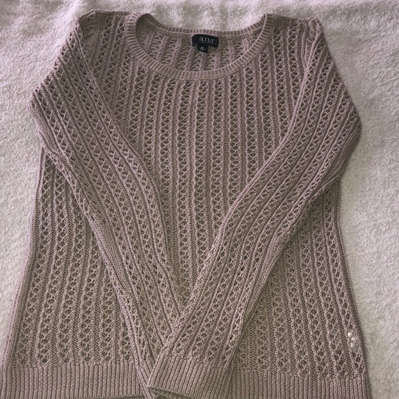 Women’s sweater - Picture 1 of 4